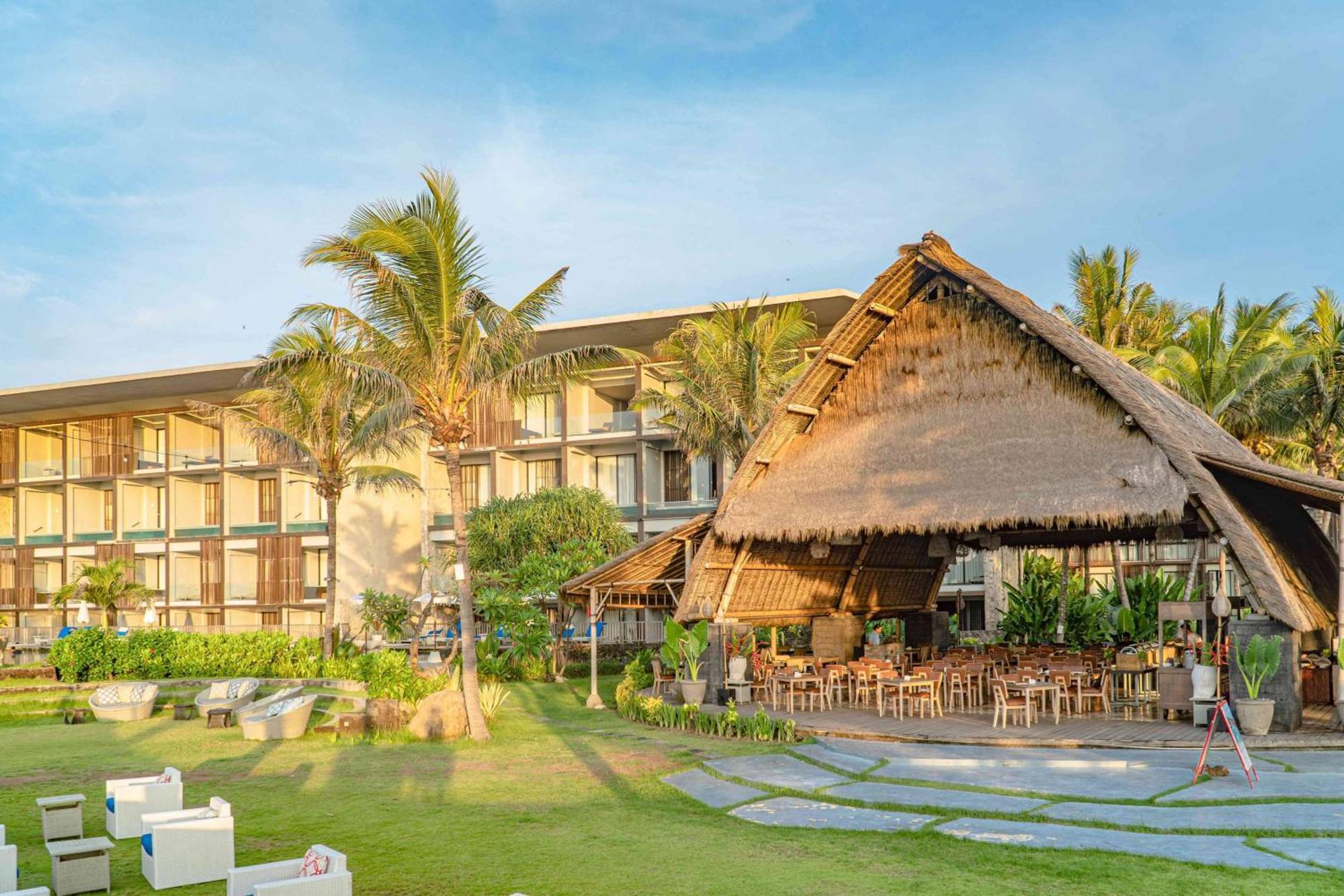 Wyndham Tamansari Jivva Resort Bali Siyut Ngoại thất bức ảnh The resort's main building